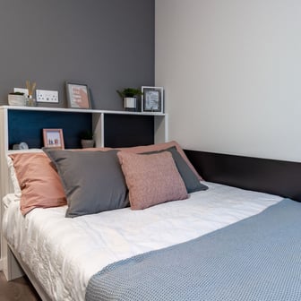 Bronze En Suite - Image 1